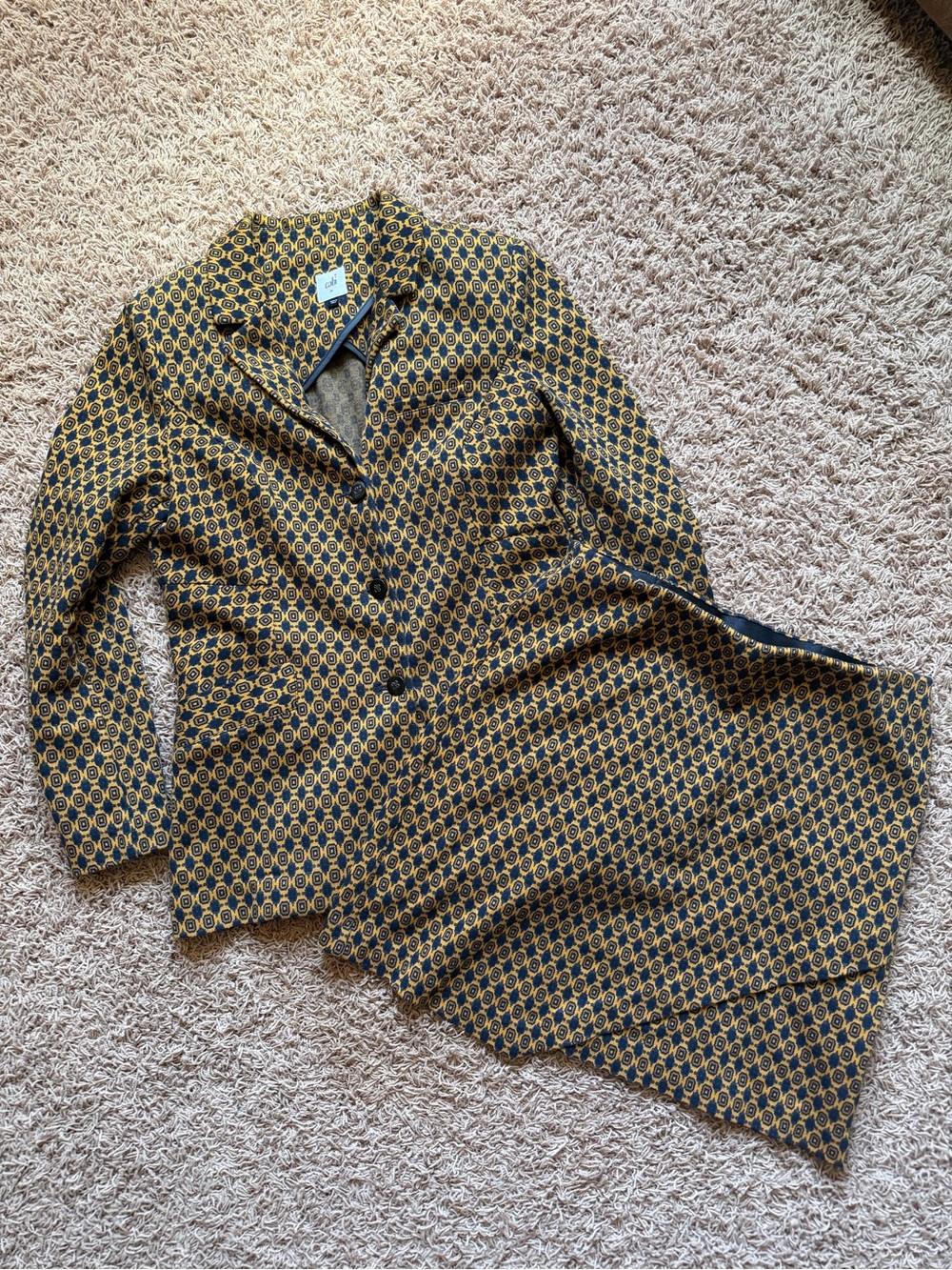 Cabi medallion stand out blazer & skirt